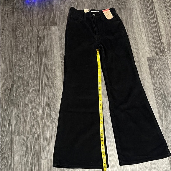 Levi's Women's High Rise Black Jeans - Picture 6 of 7